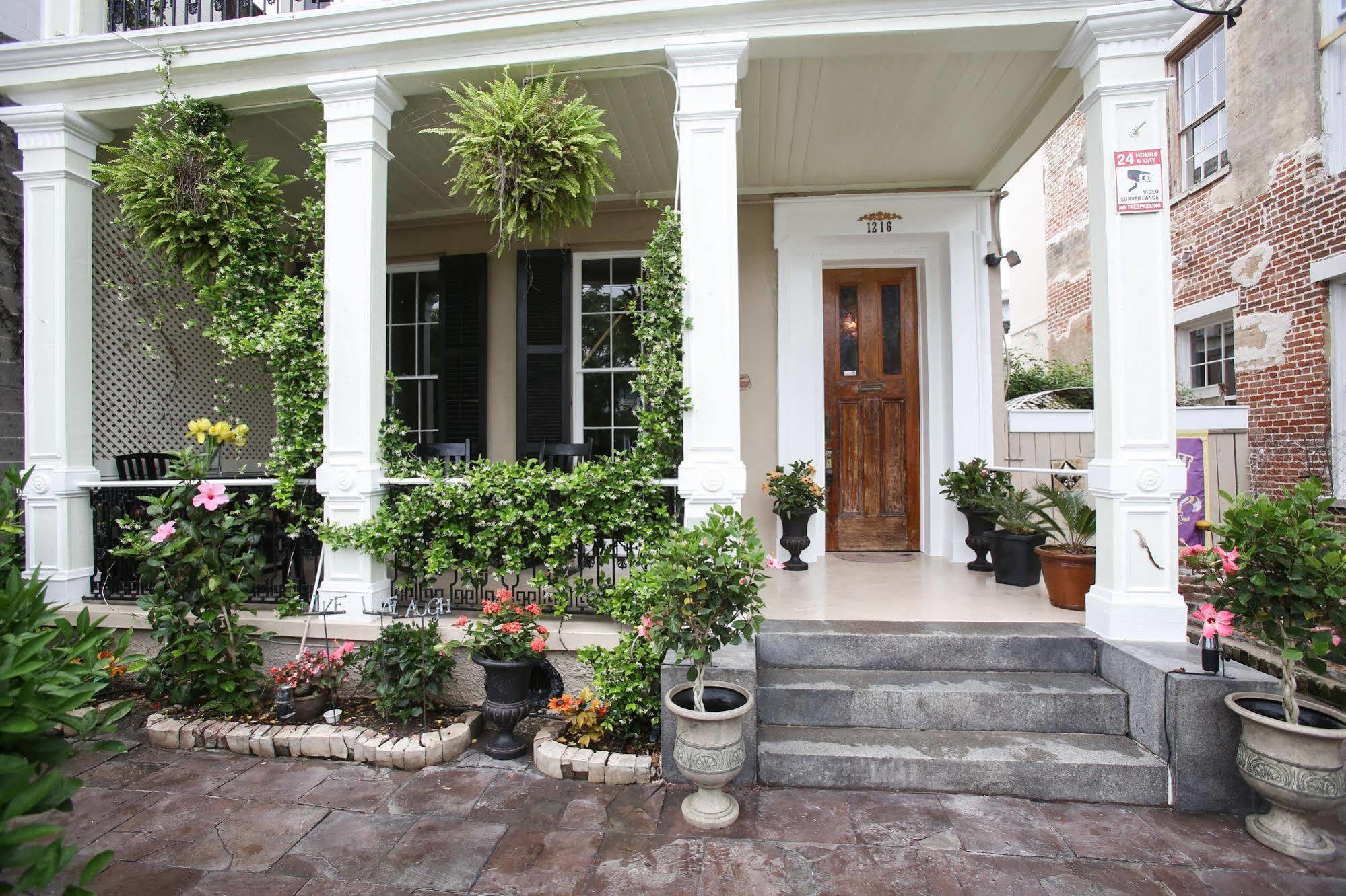 Fleur De Lis Mansion Bed and breakfast 4*