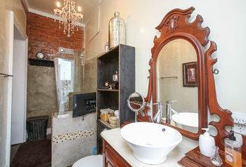 Fleur De Lis Mansion Bed and breakfast